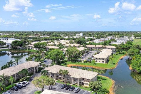 Купить кондоминиум в Маргит, Флорида 2 спальни, 75.72м2, № 1955507 - фото 28