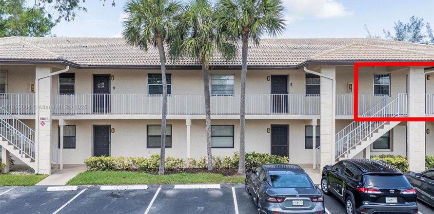 Кондоминиум с 2 спальнями в Маргит, Флорида № 1955507