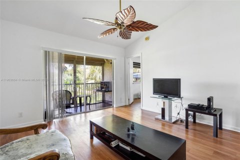 Купить кондоминиум в Маргит, Флорида 2 спальни, 75.72м2, № 1955507 - фото 4