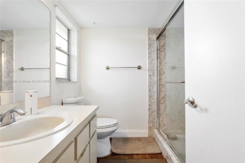 Купить кондоминиум в Маргит, Флорида 2 спальни, 75.72м2, № 1955507 - фото 21