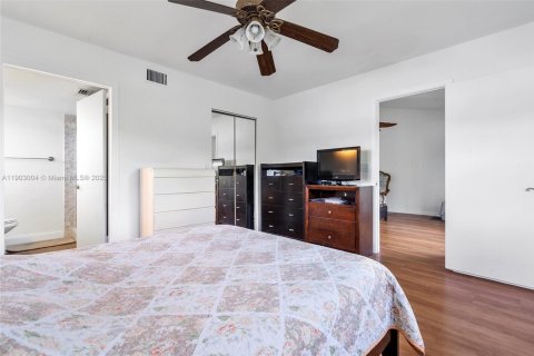 Купить кондоминиум в Маргит, Флорида 2 спальни, 75.72м2, № 1955507 - фото 19