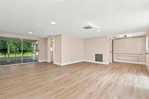 Villa ou maison à vendre à Hudson, Floride: 2 chambres, 141.12 m2 № 2420182 - photo 9