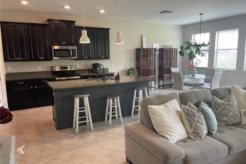 House in Wesley Chapel, Florida 4 bedrooms, 216.83 sq.m. № 1810530 - photo 3