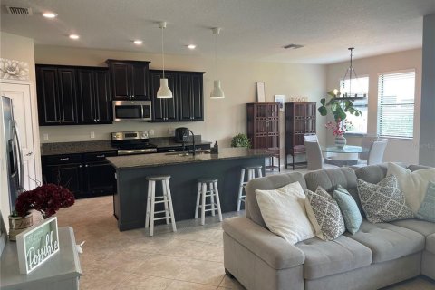 House in Wesley Chapel, Florida 4 bedrooms, 216.83 sq.m. № 1810530 - photo 12