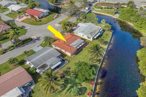 Casa en venta en Tamarac, Florida, 2 dormitorios, 105.07 m2 № 2010385 - foto 3