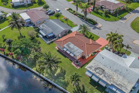 Casa en venta en Tamarac, Florida, 2 dormitorios, 105.07 m2 № 2010385 - foto 4