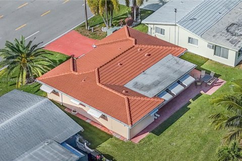 Casa en venta en Tamarac, Florida, 2 dormitorios, 105.07 m2 № 2010385 - foto 6