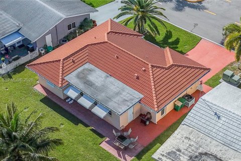 Casa en venta en Tamarac, Florida, 2 dormitorios, 105.07 m2 № 2010385 - foto 9