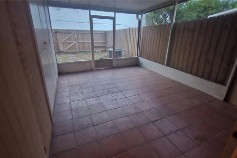 Villa ou maison à louer à Tampa, Floride: 3 chambres, 134.99 m2 № 2117984 - photo 11