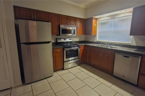 Villa ou maison à louer à Tampa, Floride: 3 chambres, 134.99 m2 № 2117984 - photo 8