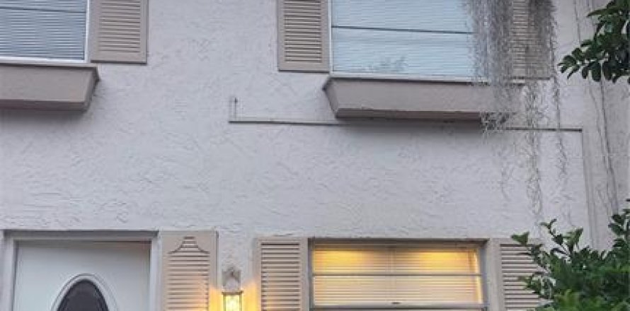 Villa ou maison à Tampa, Floride 3 chambres, 134.99 m2 № 2117984