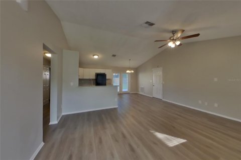 Villa ou maison à louer à Clearwater, Floride: 3 chambres, 107.58 m2 № 2385958 - photo 4
