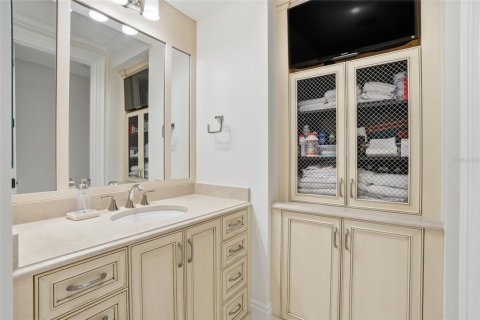 Купить виллу или дом в Форт Майерс, Флорида 4 комнаты, 711.82м2, № 2142127 - фото 28