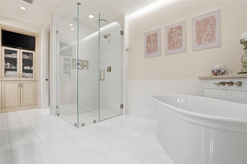 Купить виллу или дом в Форт Майерс, Флорида 4 комнаты, 711.82м2, № 2142127 - фото 12