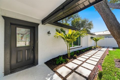 Villa ou maison à vendre à Largo, Floride: 3 chambres, 172.89 m2 № 2119317 - photo 2