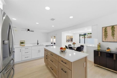 Villa ou maison à vendre à Largo, Floride: 3 chambres, 172.89 m2 № 2119317 - photo 11
