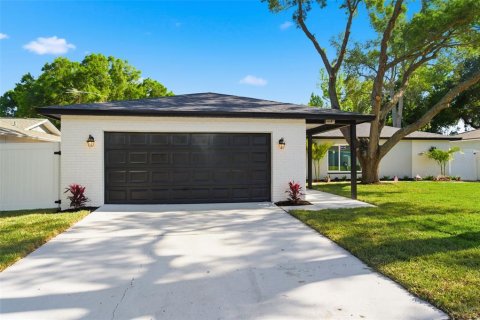 Villa ou maison à vendre à Largo, Floride: 3 chambres, 172.89 m2 № 2119317 - photo 3