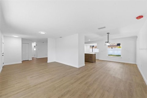 Villa ou maison à vendre à Largo, Floride: 3 chambres, 172.89 m2 № 2119317 - photo 6