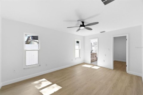 Villa ou maison à vendre à Largo, Floride: 3 chambres, 172.89 m2 № 2119317 - photo 18