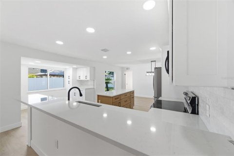 Villa ou maison à vendre à Largo, Floride: 3 chambres, 172.89 m2 № 2119317 - photo 16