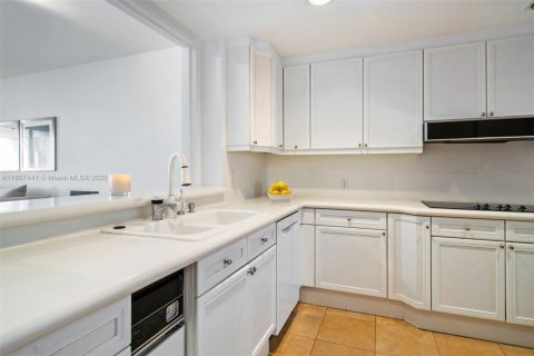 Condominio en venta en Miami Beach, Florida, 2 dormitorios, 181.16 m2 № 1867253 - foto 10