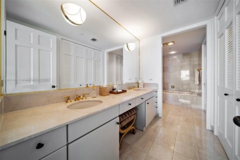 Condominio en venta en Miami Beach, Florida, 2 dormitorios, 181.16 m2 № 1867253 - foto 19