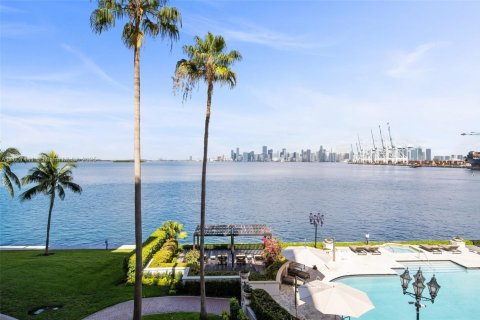 Condominio en venta en Miami Beach, Florida, 2 dormitorios, 181.16 m2 № 1867253 - foto 15
