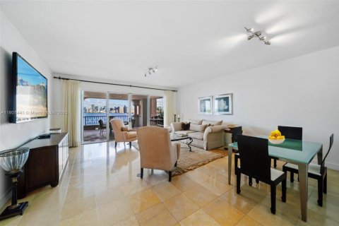 Condominio en venta en Miami Beach, Florida, 2 dormitorios, 181.16 m2 № 1867253 - foto 2