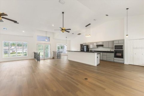 Купить виллу или дом в Уиндермир, Флорида 7 комнат, 291.25м2, № 1904066 - фото 3