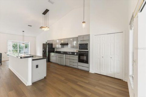 Купить виллу или дом в Уиндермир, Флорида 7 комнат, 291.25м2, № 1904066 - фото 7