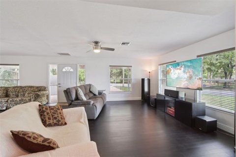 House in Leesburg, Florida 3 bedrooms, 200.3 sq.m. № 2105252 - photo 8