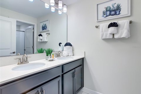 Condo in Davenport, Florida, 4 bedrooms  № 1908510 - photo 15