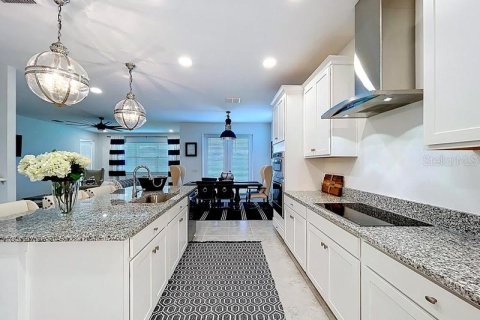 Villa ou maison à vendre à Zephyrhills, Floride: 5 chambres, 349.41 m2 № 2155616 - photo 10