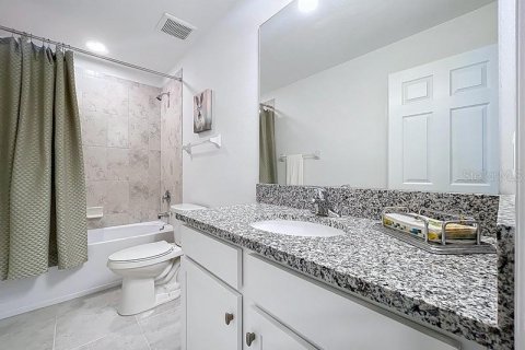 Villa ou maison à vendre à Zephyrhills, Floride: 5 chambres, 349.41 m2 № 2155616 - photo 22