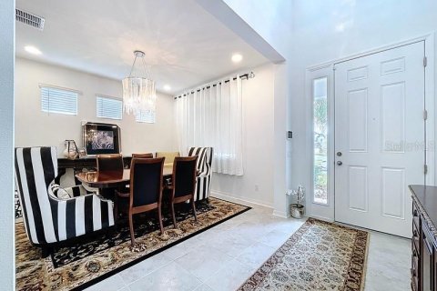 Villa ou maison à vendre à Zephyrhills, Floride: 5 chambres, 349.41 m2 № 2155616 - photo 5