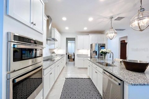Villa ou maison à vendre à Zephyrhills, Floride: 5 chambres, 349.41 m2 № 2155616 - photo 8