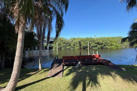 Casa en venta en Port St. Lucie, Florida, 3 dormitorios, 207.64 m2 № 2410867 - foto 5