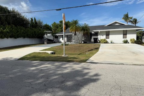 Casa en venta en Port St. Lucie, Florida, 3 dormitorios, 207.64 m2 № 2410867 - foto 2