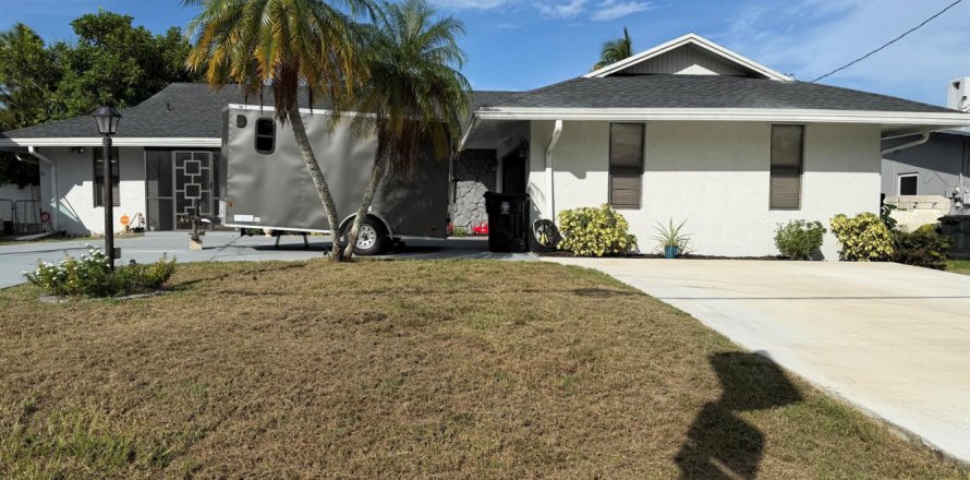Casa en Port St. Lucie, Florida 3 dormitorios, 207.64 m2 № 2410867
