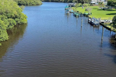Casa en venta en Port St. Lucie, Florida, 3 dormitorios, 207.64 m2 № 2410867 - foto 25
