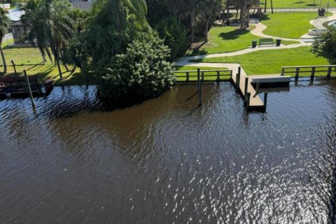 Casa en venta en Port St. Lucie, Florida, 3 dormitorios, 207.64 m2 № 2410867 - foto 18