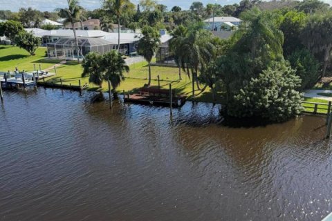 Casa en venta en Port St. Lucie, Florida, 3 dormitorios, 207.64 m2 № 2410867 - foto 19