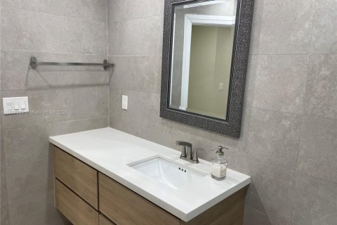 Villa ou maison à louer à Hollywood, Floride: 3 chambres, 157.93 m2 № 1941697 - photo 13