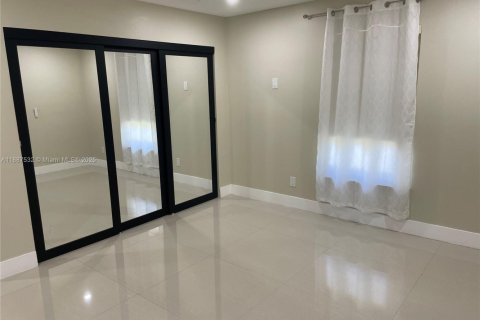 Villa ou maison à louer à Hollywood, Floride: 3 chambres, 157.93 m2 № 1941697 - photo 10