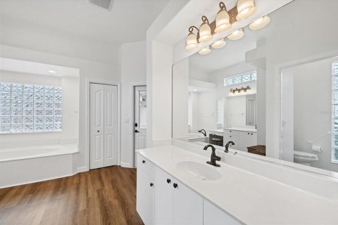 Купить виллу или дом в Сарасота, Флорида 7 комнат, 280.84м2, № 1805038 - фото 16