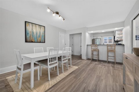 Condo in Wesley Chapel, Florida, 3 bedrooms  № 2378274 - photo 5