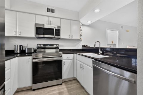 Condo in Wesley Chapel, Florida, 3 bedrooms  № 2378274 - photo 13