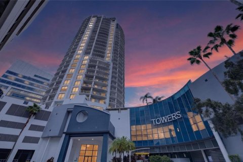 Copropriété à vendre à Tampa, Floride: 2 chambres, 128.02 m2 № 2371085 - photo 3