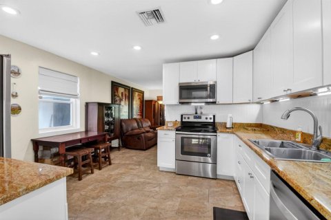 Villa ou maison à vendre à West Palm Beach, Floride: 2 chambres, 72.84 m2 № 2088058 - photo 9