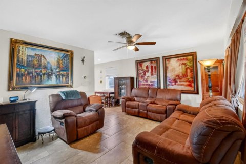 Villa ou maison à vendre à West Palm Beach, Floride: 2 chambres, 72.84 m2 № 2088058 - photo 7